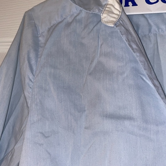 Light blue fitted, button up blouse - Picture 2 of 2